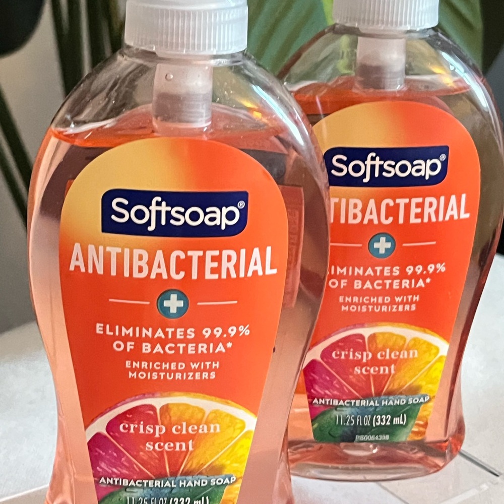 🏷️ 5/$30 Antibacterial Hand Soap (2)- Crisp Clean Scent, Orange 🍊 new .